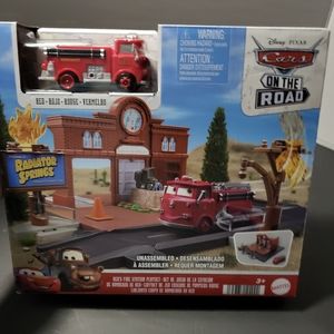 カーズ RED'S FIRE STATION プレイセット カーズオンザロード Disney